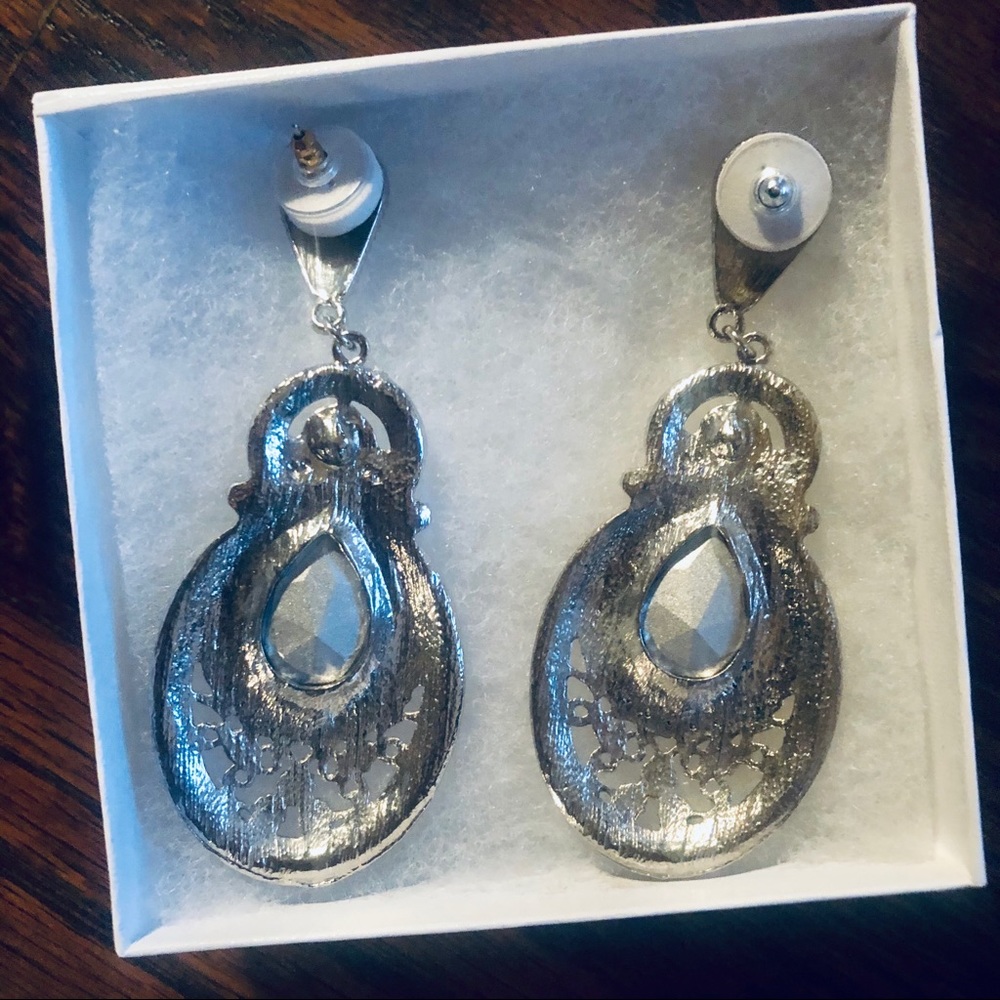 Stunning rhinestone earrings - Picture 2 of 2